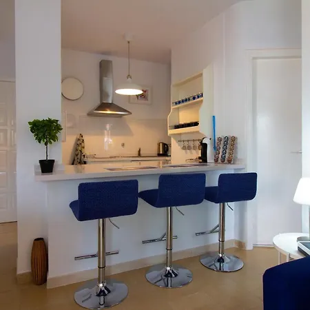 Angeles 3 Bed With Pool Apartment