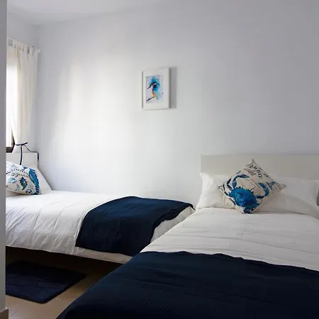 Angeles 3 Bed With Pool Apartment