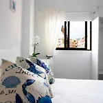 Angeles 3 Bed With Pool Apartman
