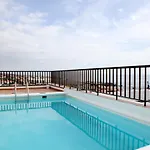 Angeles 3 Bed With Pool Apartman *
