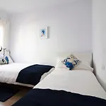 Angeles 3 Bed With Pool Apartman